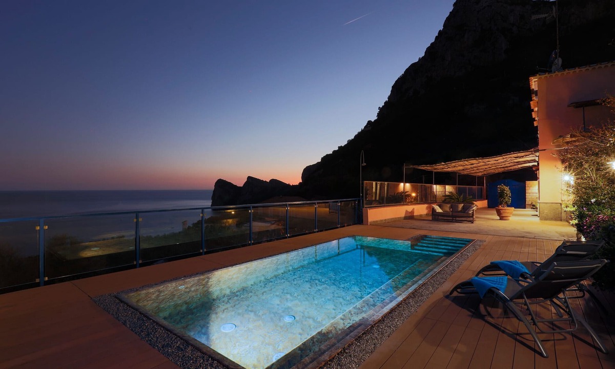 Nerano Villa | AMORE RENTALS - Villa The Phoenix with Private Swimming Pool, Sea View, Terrace and Parking