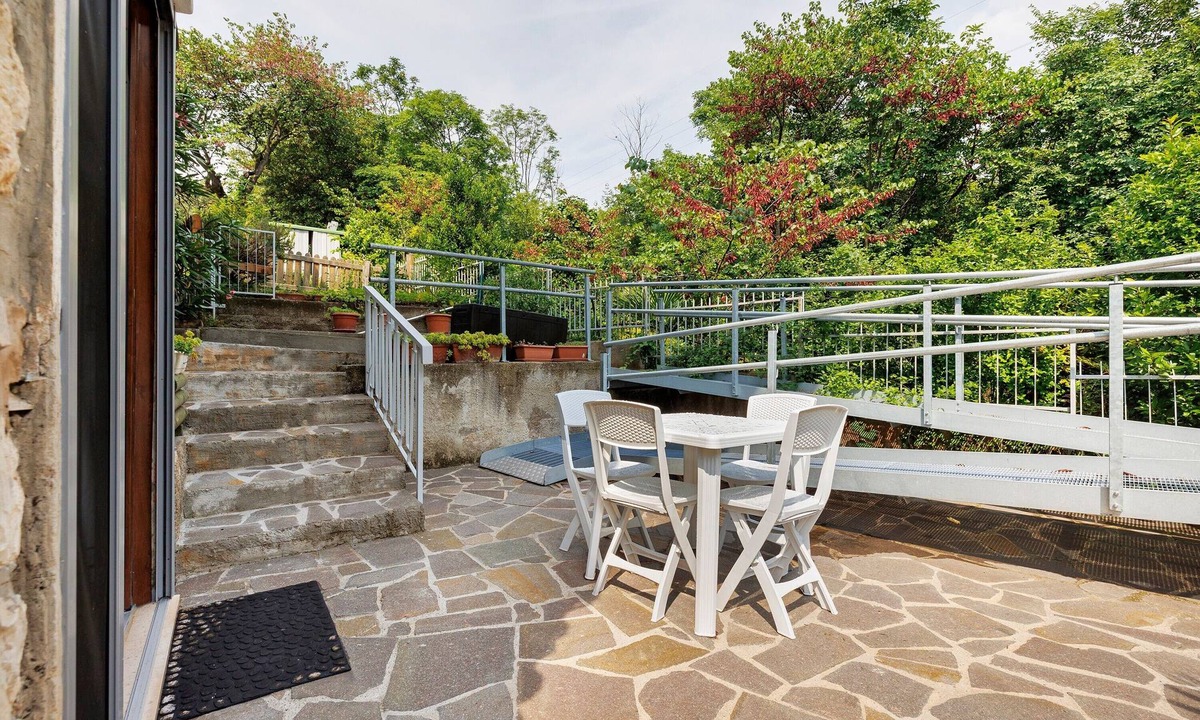 Torbole sul Garda Apartment | Apartment 'Bilocale Ulrica' with Lake View and Wi-Fi