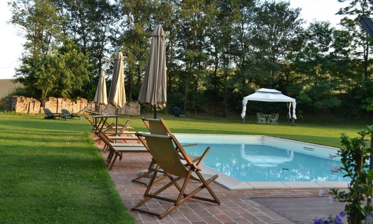 Monteroni d'Arbia House | Apartment in farmhouse with swimming pool, a stone's throw from the village.