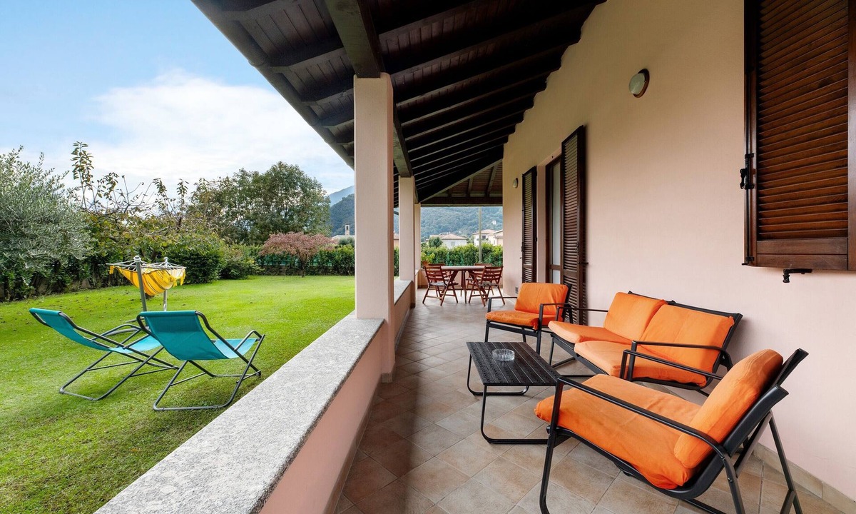 Dongo Apartment | Apartment 'Lago' with Mountain View, Private Terrace and Wi-Fi
