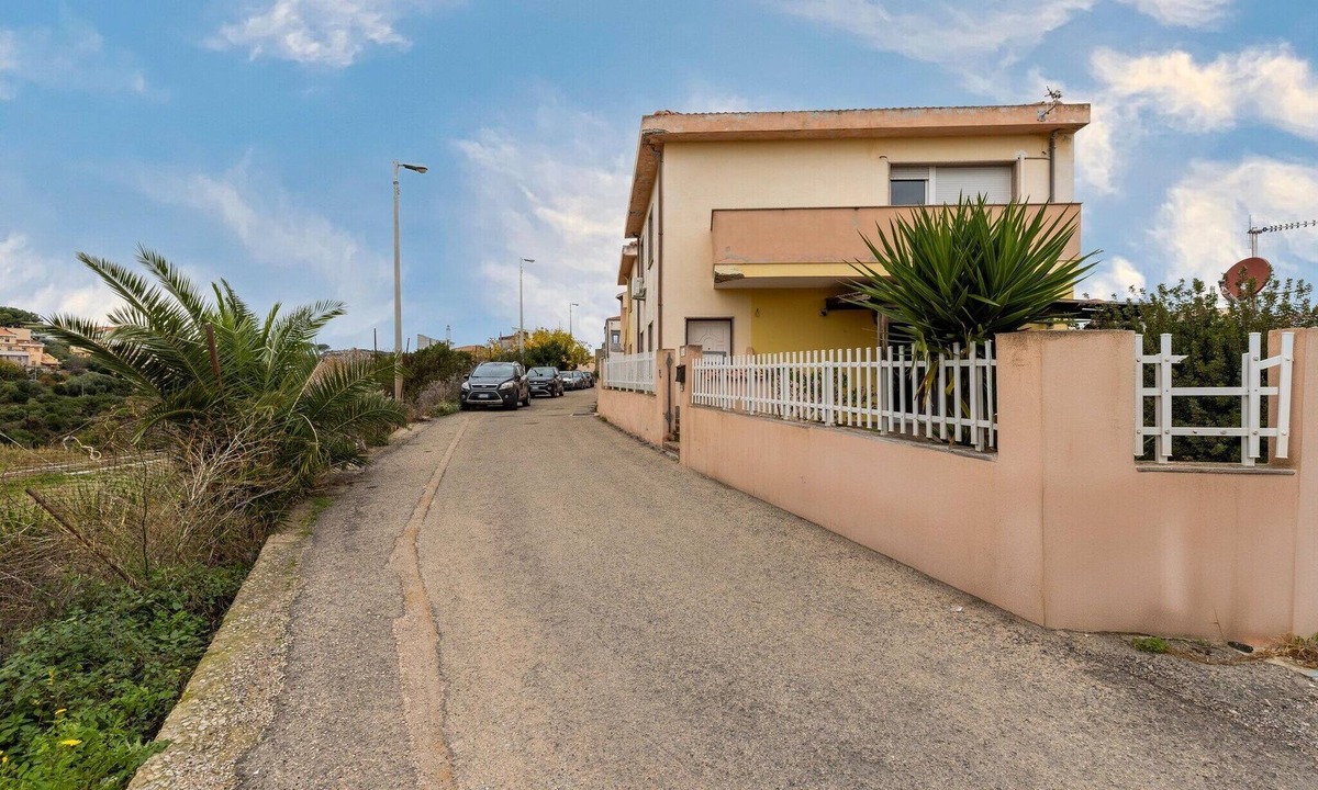 Castelsardo Historic Centre Apartment | Apartment with air conditioning and terrazzo