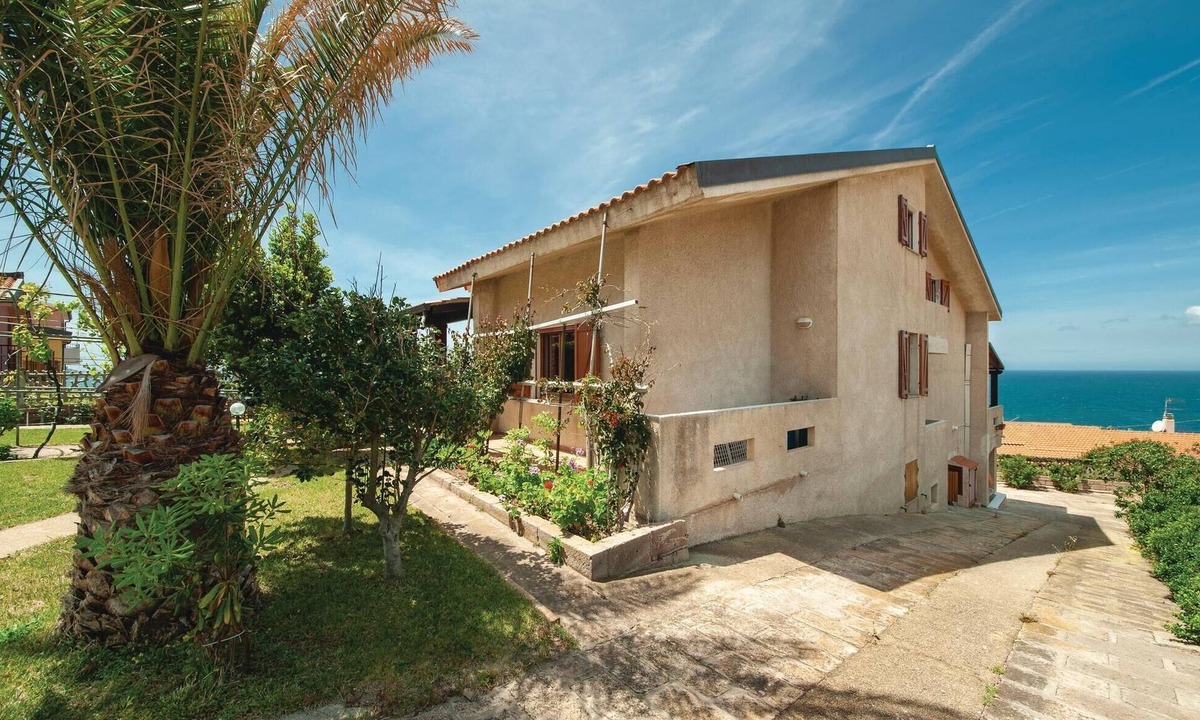 Porto Alabe Apartment | Beach front apartment in Porto Alabe
