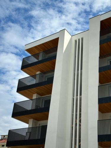 Lido di Jesolo Apartment | Beach Palace with small swimming pool, private beach, parking