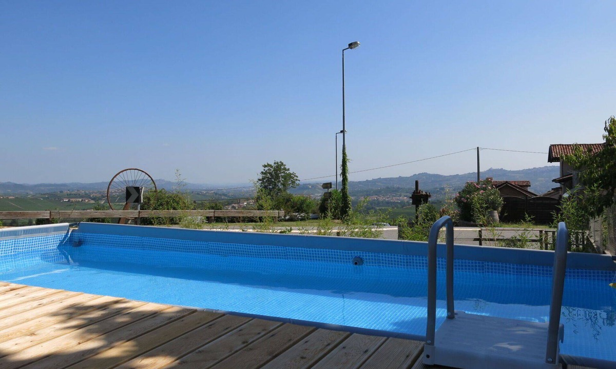 La Morra Apartment | Beautiful apartment for 2 guests with WIFI, pool, TV, patio and pets allowed