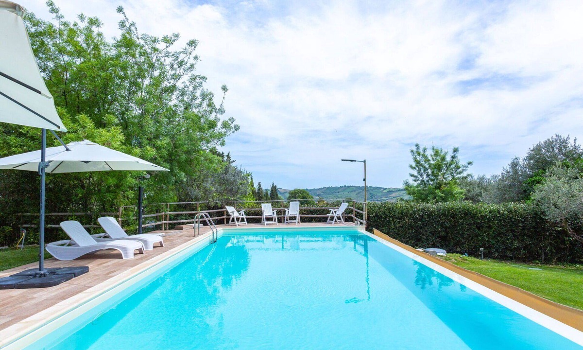 Casalbordino House | Beautiful apartment in villa for 12 people with private pool, WIFI, TV, patio and pets allowed