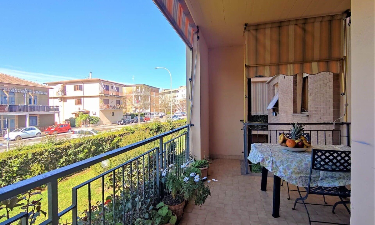 Follonica Apartment | Beautiful apartment for 3 people with WIFI, TV, terrace and pets allowed