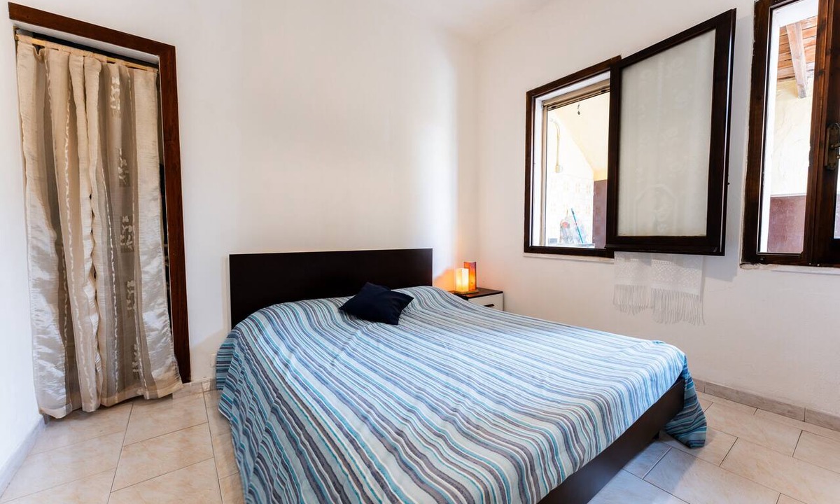 Capitana House | Beautiful Cottage with Garden, Terrace and Wi-Fi; Parking Available