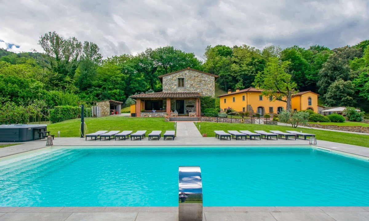 Dicomano Villa | Beautiful private villa with A/C, hot tub, WIFI, private pool, TV, balcony and pets allowed