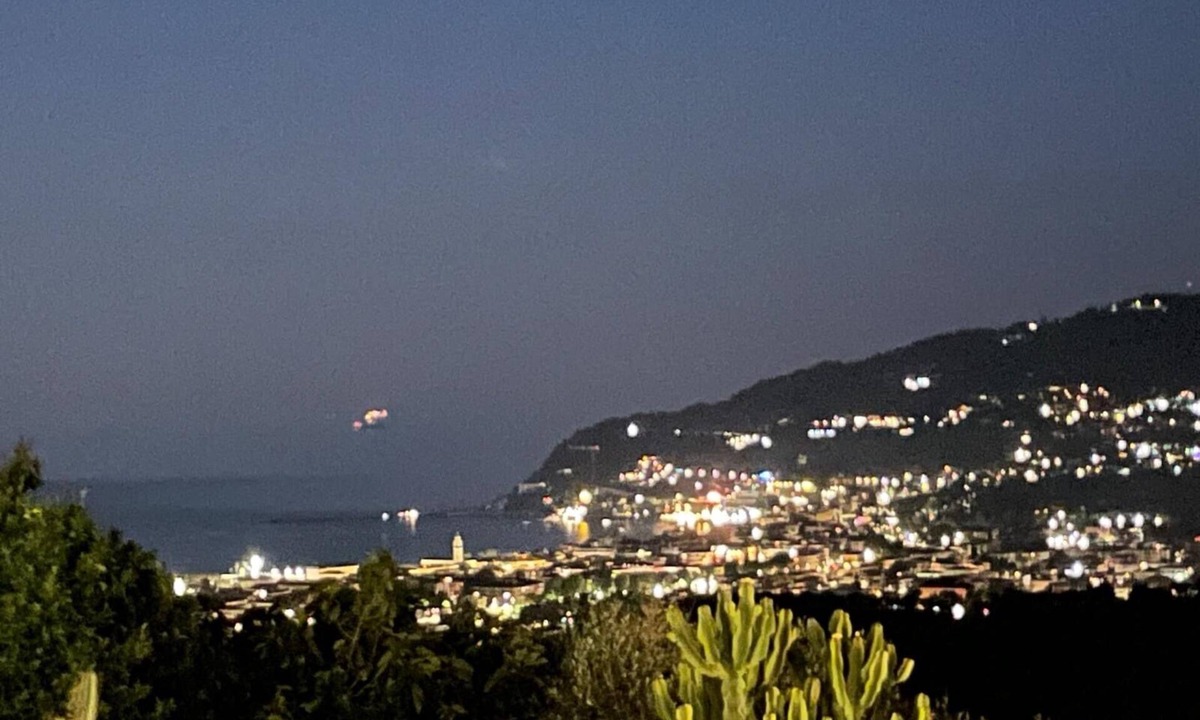Monade Santa Lucia Apartment | Casa Lily is a cozy house in the hills with a view of the sea.