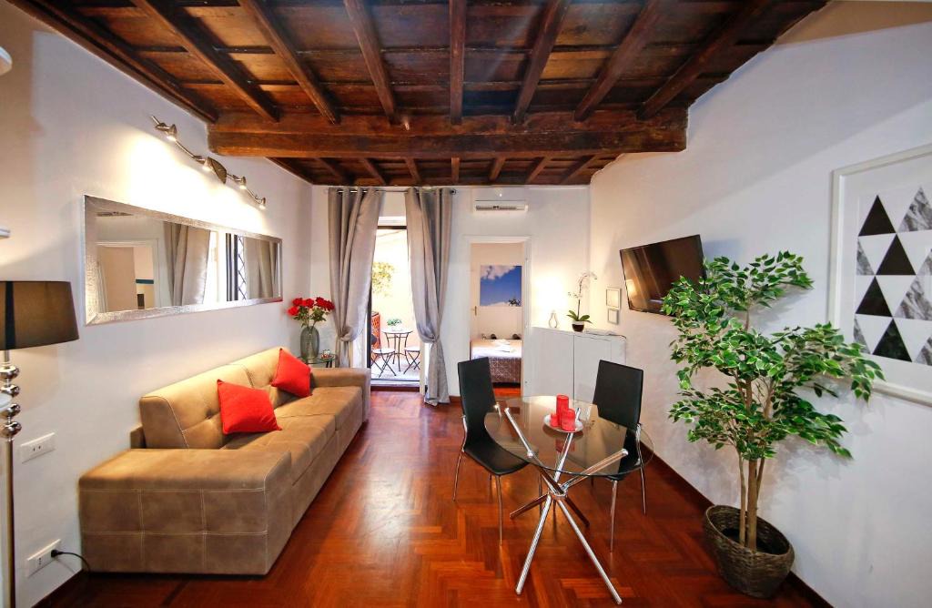 Rione IV Campo Marzio Apartment | Collection Spanish Steps Apartments
