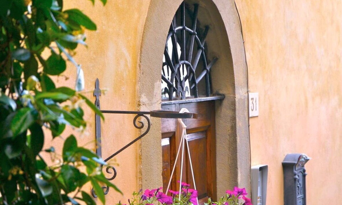 Cortona Apartment | Cosy apartment for 4 guests with WIFI, hot tub, A/C, TV and panoramic view