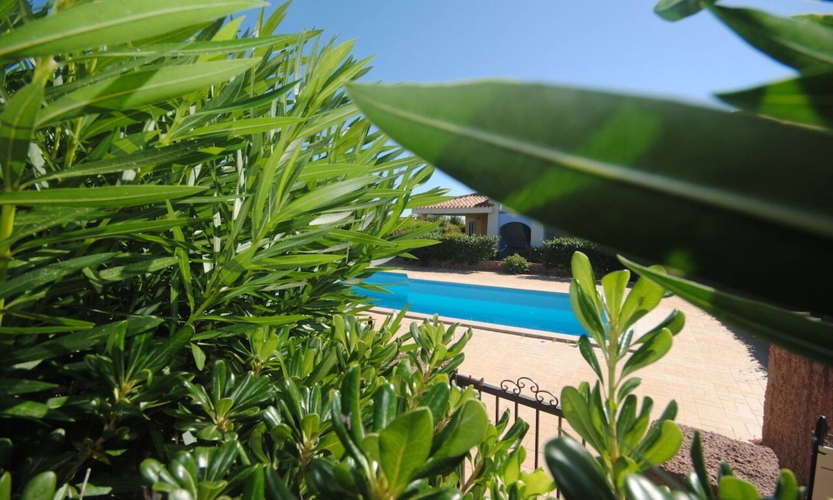 Monte Petrosu Apartment | COZY COTTAGE WITH GARDEN AND POOL 900 METERS FROM THE BEACH