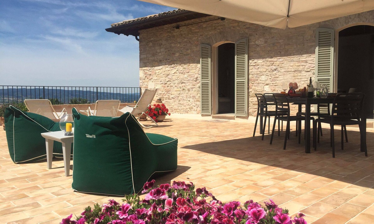 Assisi House | For those who love to pause in history and stories