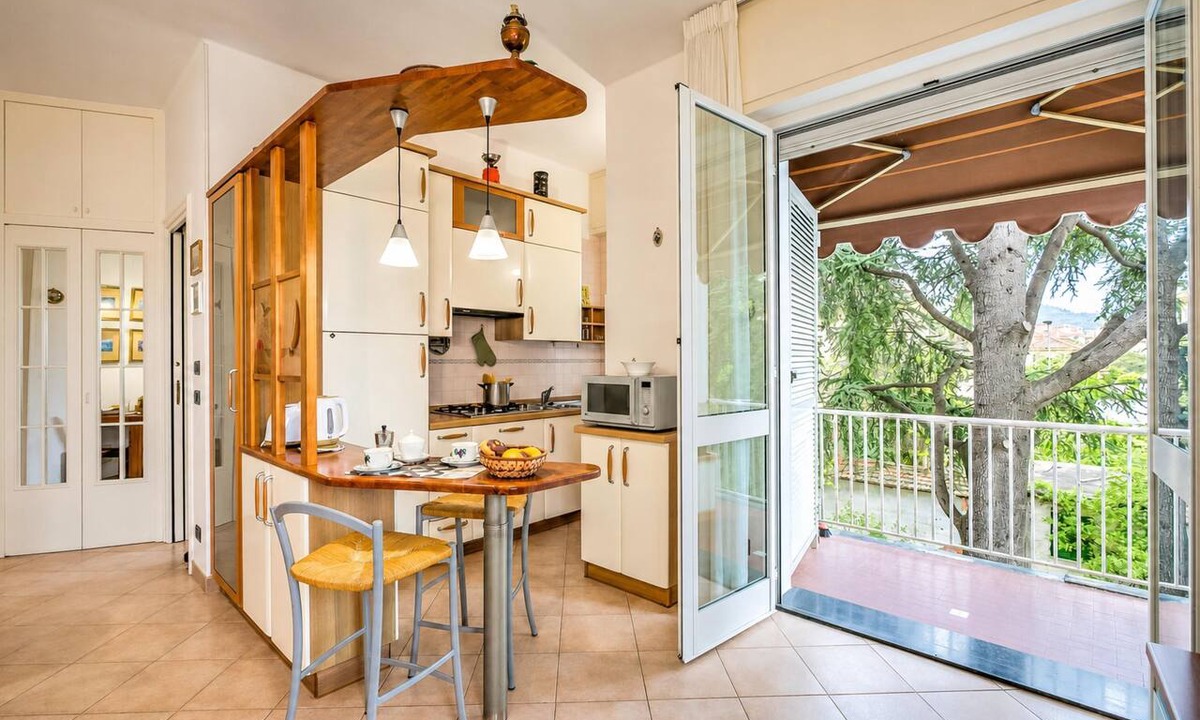Diano Marina Apartment | Gabri By The Sea with Balcony and Shared Garden, Diano Marina, Italy