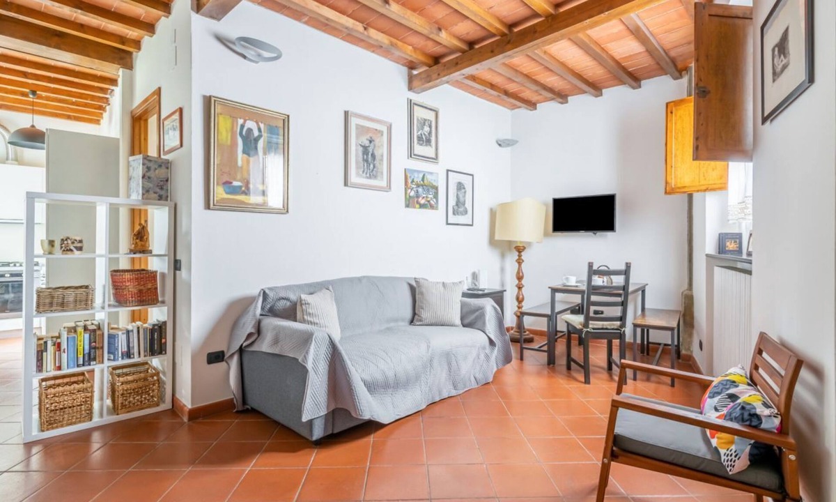 Settignano Apartment | GuestHost - Cozy apartment of about 40 sqm, for 4 people, located on the ground floor of a renovated building. The accommodation is located in the main square of Settignano (hamlet of Florence), a small hillside village just 8 km from the center of Flore