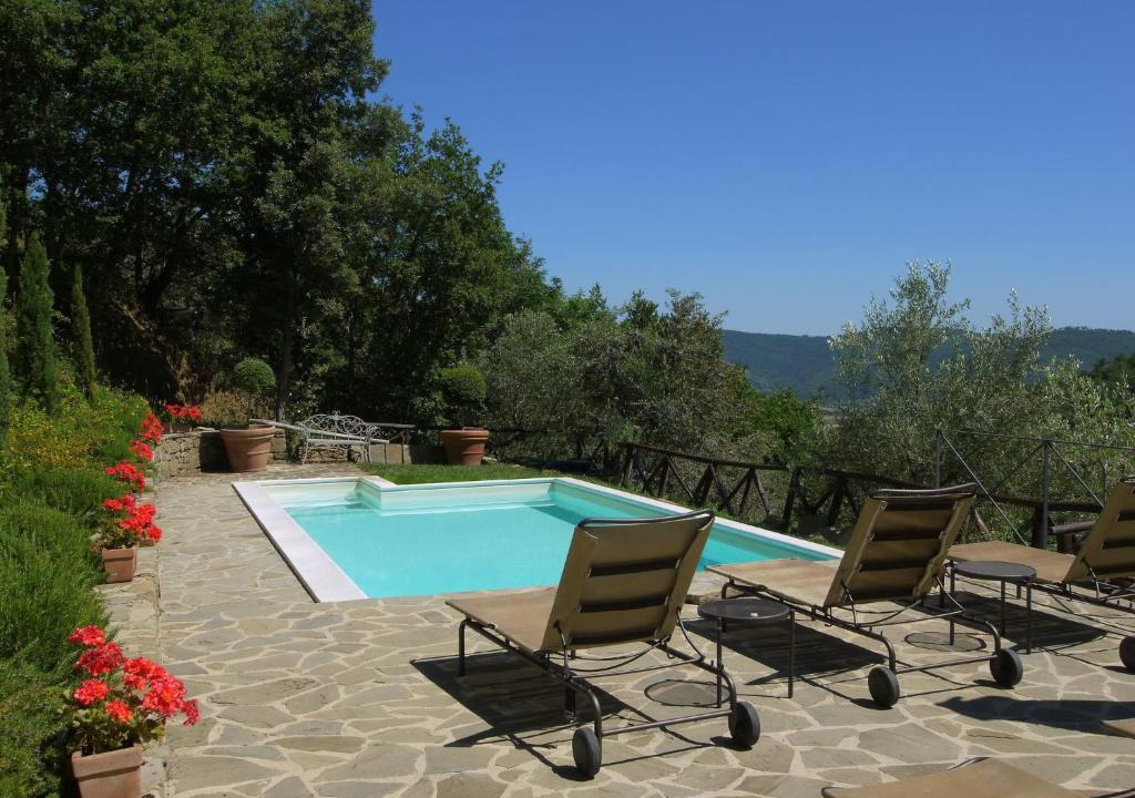 Cortona Villa | Hilltop villa in Cortona with private swimming pool