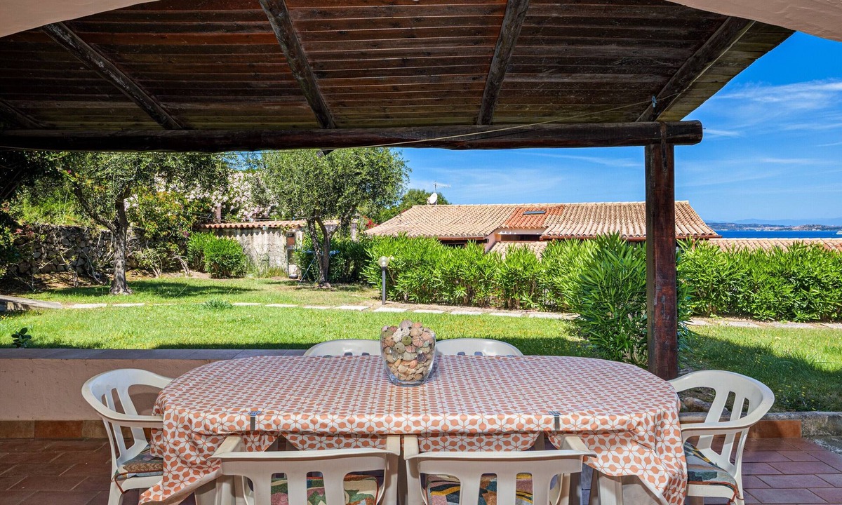 Baja Sardinia House | Holiday Home 'Brezza Costa Smeralda' with Sea View, Wi-Fi and Air Conditioning