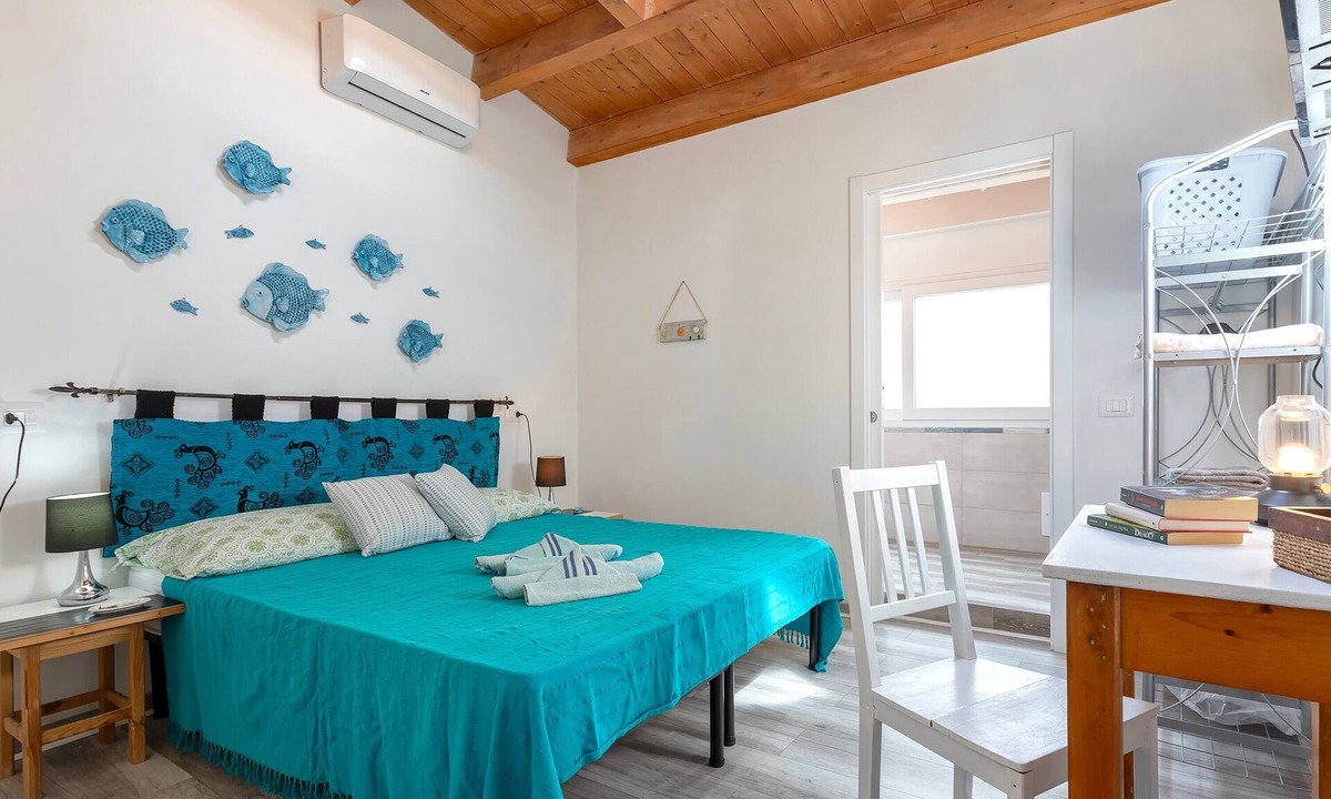 Sennori House | Holiday Home 'De Mirto' with Wi-Fi and Air Conditioning