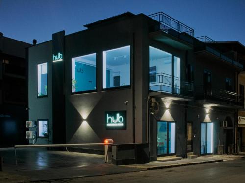 Carini House | HUB Rooms