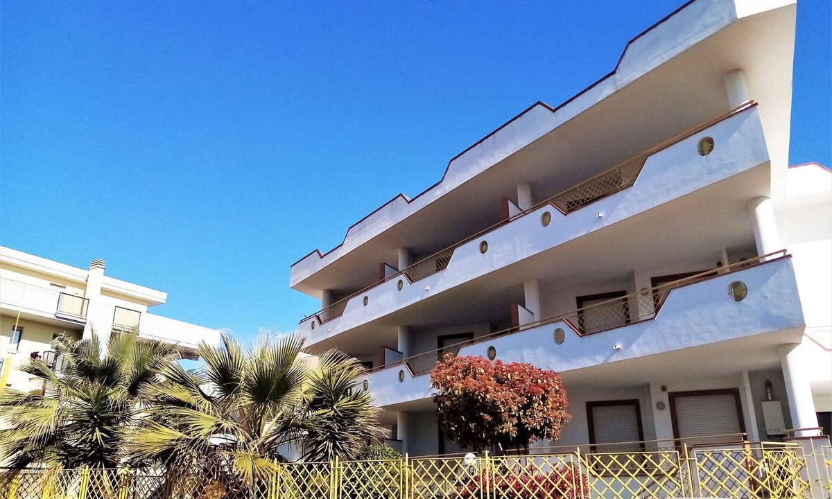 Villa Rosa Apartment | Villa Rosa Relaxing Retreat by the Sea