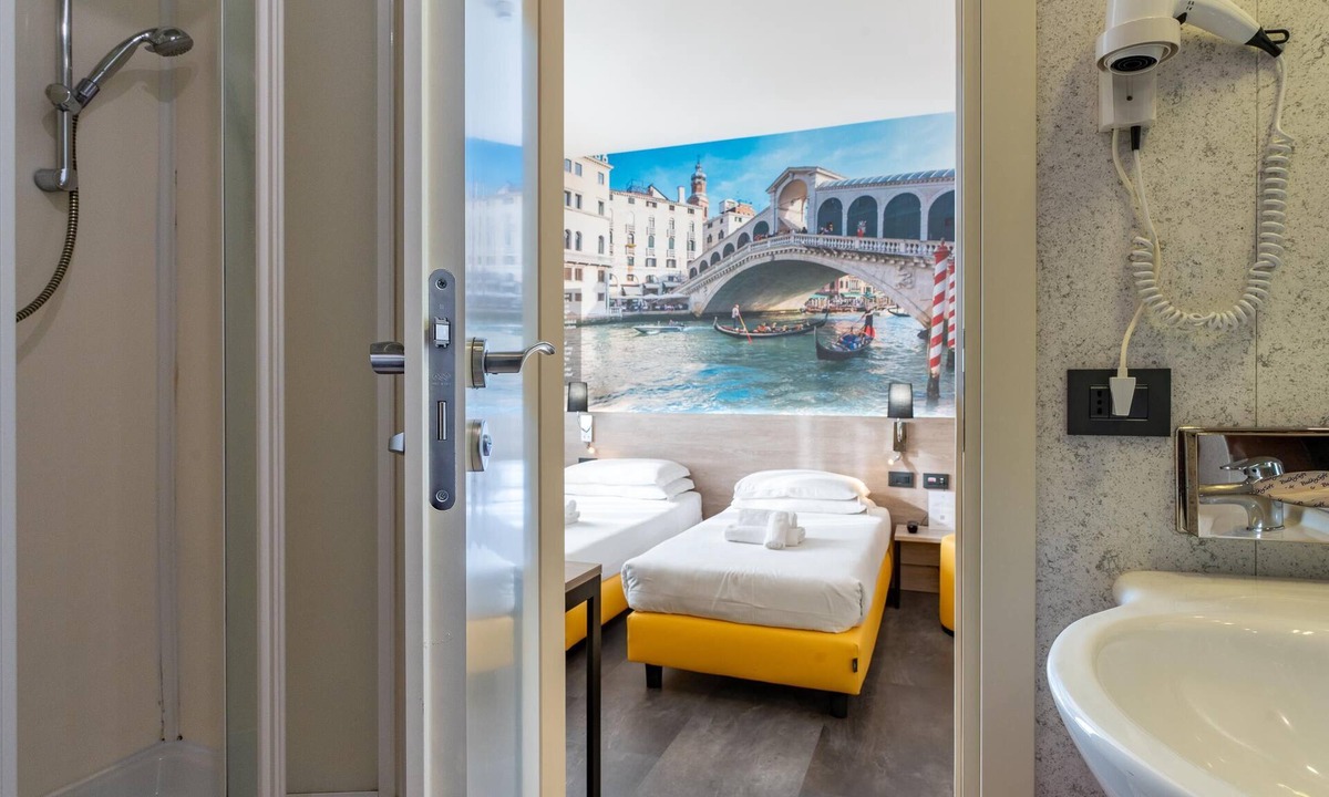 Gallarate Hotel | Jet Hotel, Sure Hotel Collection by Best Western