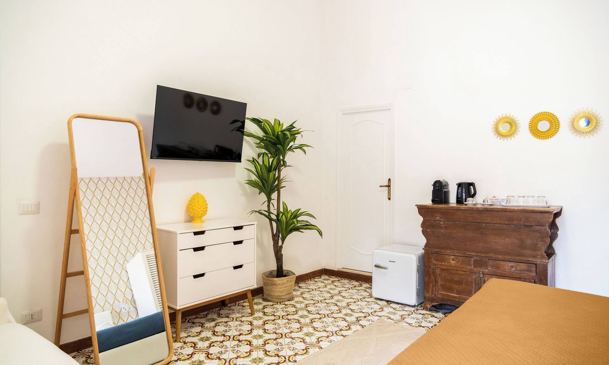 Capri House | La Terrazza - Cozy Room in the Center of Capri