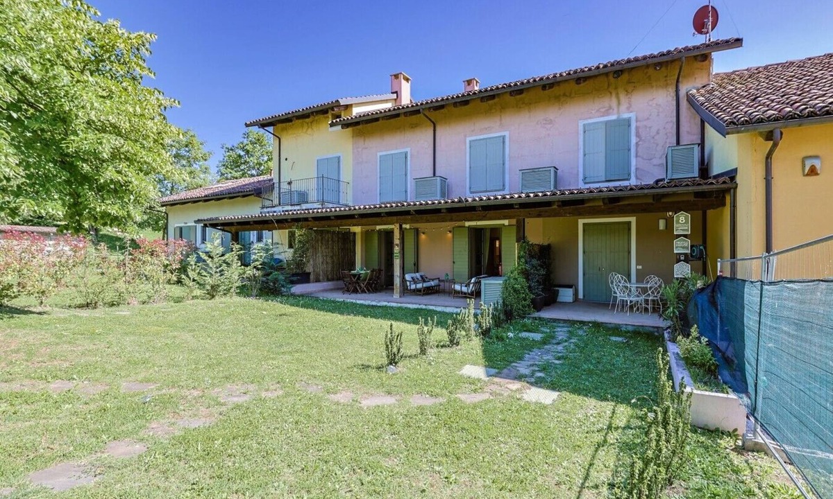 Novello Apartment | Lagotto House - Garden and Parking in the Langhe