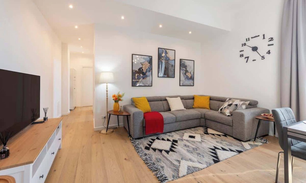 Ponte Seveso Condo | Milan Central Luxury Apartment - 2BR (WiFi-AC)