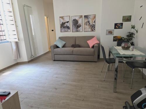 Como City Centre Apartment | Miriam's House in Como center - 80 m2 - Free parking car