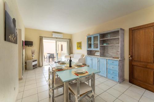 Golfo di Marinella Apartment | Relaxing BaiaDeBahas 2BedApt T6 sleeps 6 persons