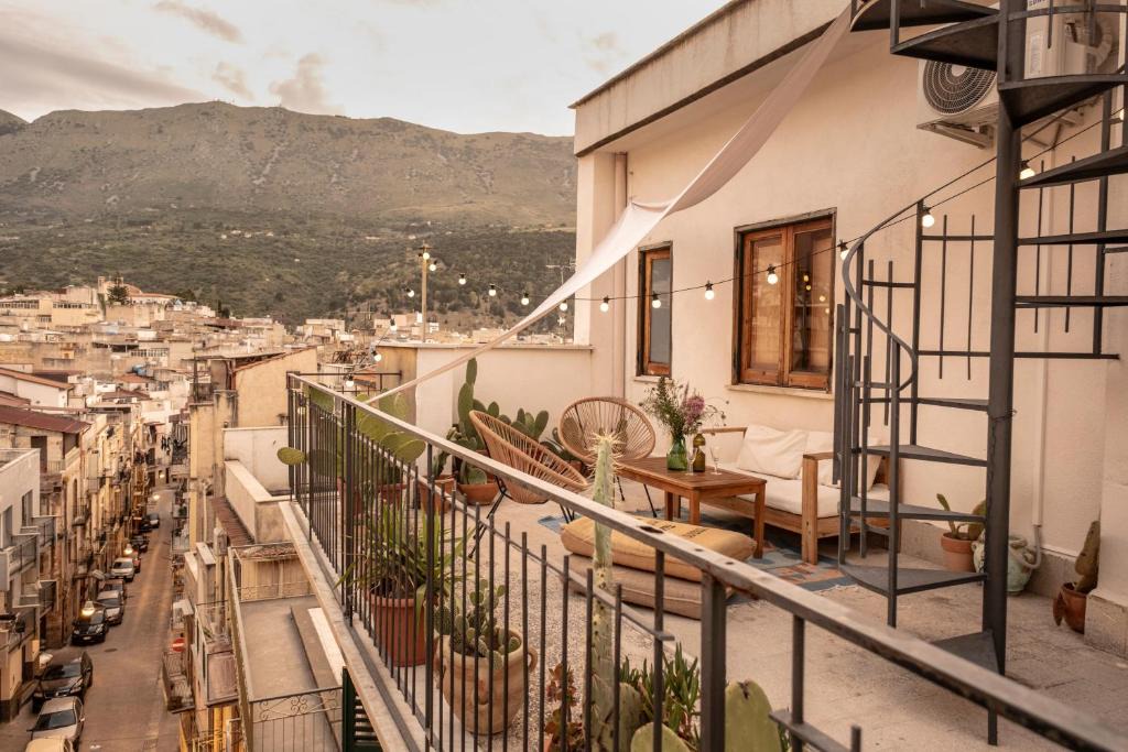 Carini Apartment | Sarmento Balcony