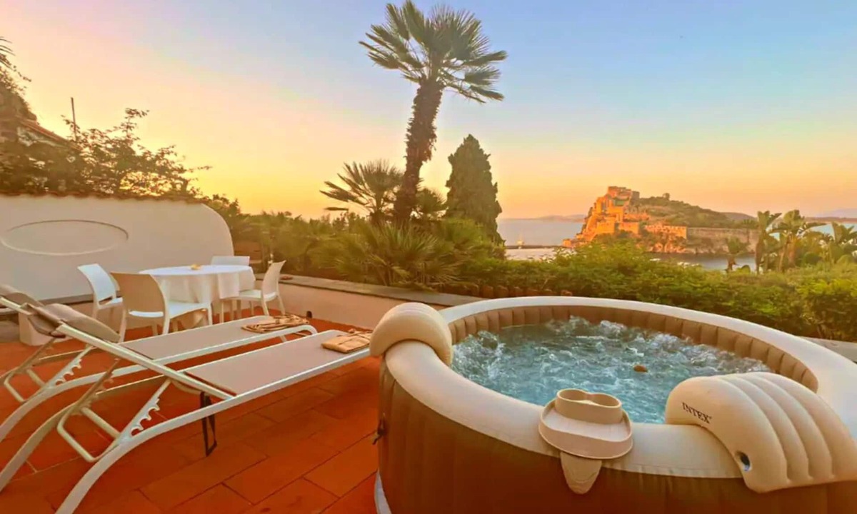Ischia Ponte Apartment | [Seaside Luxury Flat] with mini-pool and breathtaking sea view
