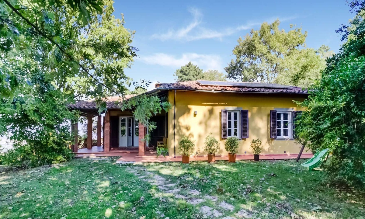 Giugnano Villa | Spacious villa in Serravalle Pistoiese with a swimming pool