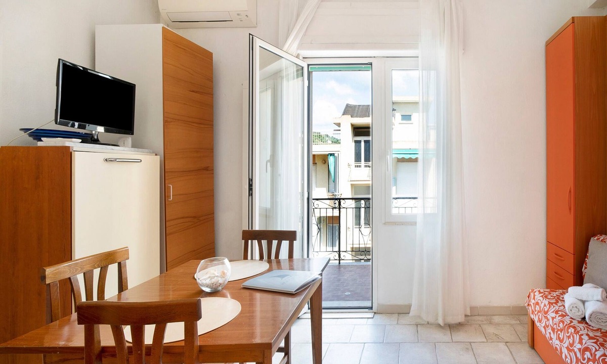 Diano Marina Apartment | Studio apartment "Holiday Sea" with Terrace & A/C