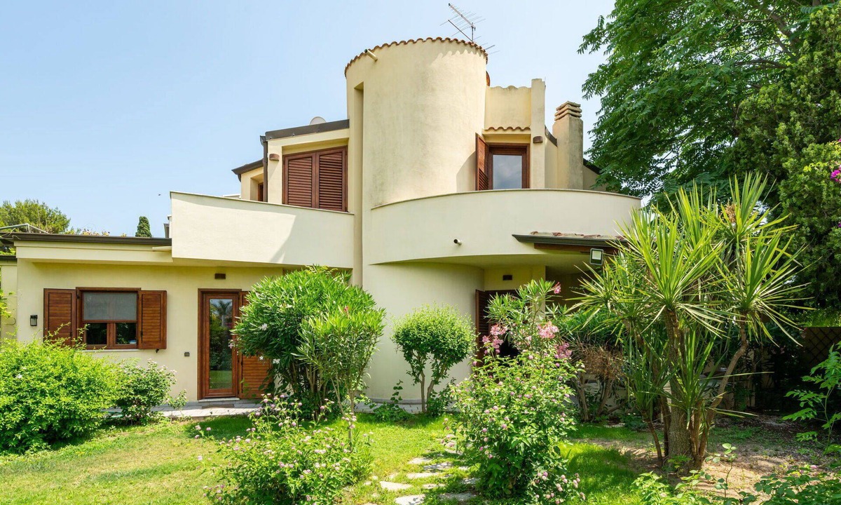 Su Forti Villa | Stunning private villa for 8 people with WIFI, A/C, TV, patio and panoramic view