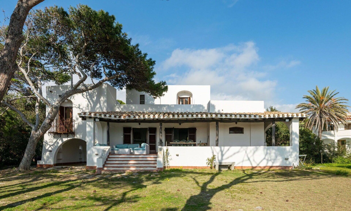 Campulongu Villa | Stunning private villa for 12 guests with A/C, WIFI, TV, terrace and pets allowed
