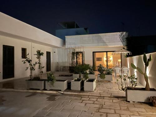 Torre Lapillo Apartment | "SUPER" a Torre Lapillo al primo piano a 50 dal centro a 150 mt dalla spiaggia , disponibile NAVETTA per l'aereoporto GRATUITA