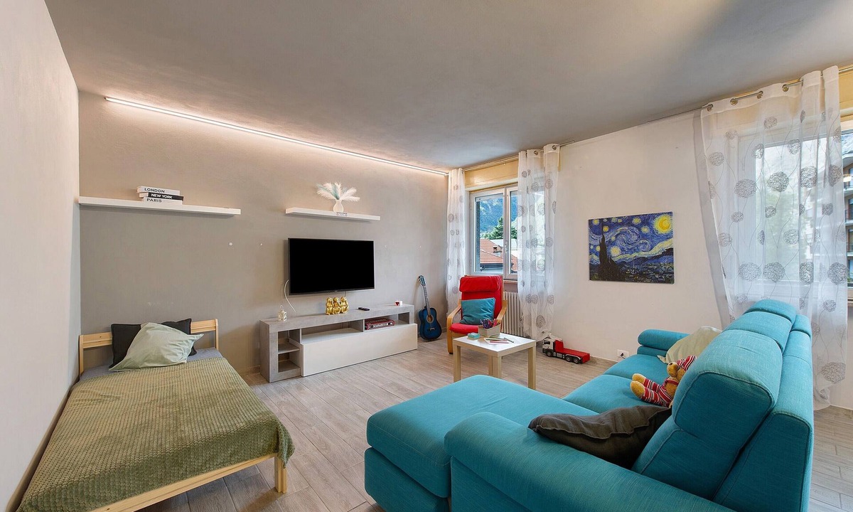 Verres Apartment | Three-Room Apartment in Verrès – Modern Comfort with Mountain Views