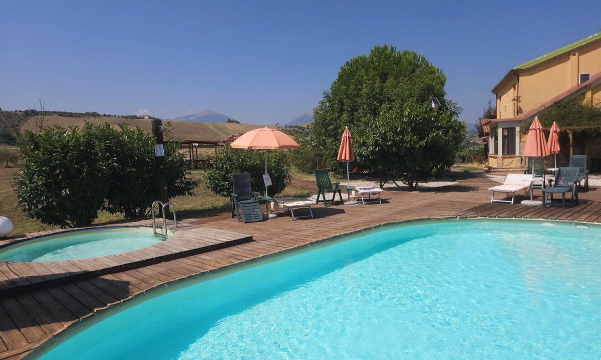 Campli Villa | Villa in Sant'onofrio-floriano with 6 bedrooms sleeps 19