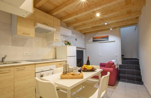 Peschiera Maraglio Apartment | 2 bedroom gorgeous apartment in Monte Isola