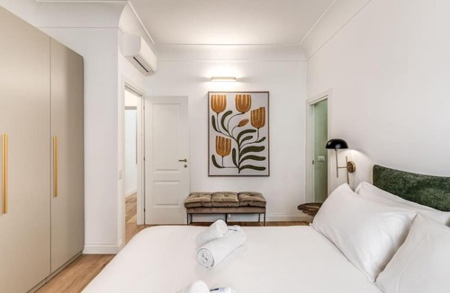 Repubblica Apartment | 3 bedroom apartment Via Genova Monti area