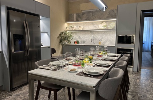 Santa Croce Apartment | 4BR Luxury Palazzo Superb Kitchen Patio Prime Location Santa Croce