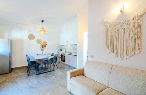Case Peschiera-Lu Fraili Apartment | 5min dalla Spiaggia La Cinta - Villetta Elegante a San Teodoro