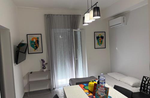 Fondachello House | Alba s Home Appartamento Picasso Vicino a Milazzo e alle Isole Eolie Wi-Fi e Parcheggio in strada, vicino al mare