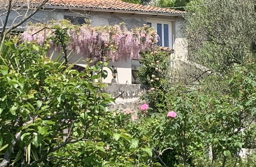 Calice Ligure Apartment | Antica Casa del Canto Peaceful Holiday Home, Garden, fast Wifi, Private Parking