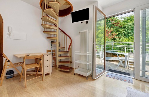 Torbole sul Garda Apartment | Apartment 'Bilocale Ulrica' with Lake View and Wi-Fi
