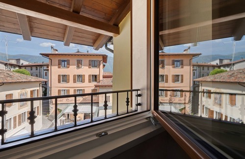 Pieve Apartment | Apartment 'Casa Donati' with Lake View, Wi-Fi and Air Conditioning