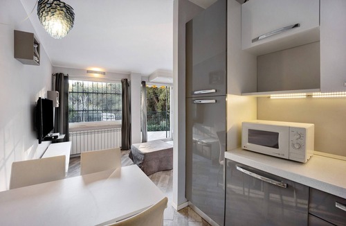 Diano Marina Apartment | Apartment Casa gioia with Sea View, Garden and Wi-Fi