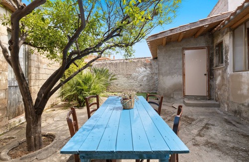 Riola Sardo Apartment | Apartment 'Casa Isola Serene' with Private Garden and Air Conditioning