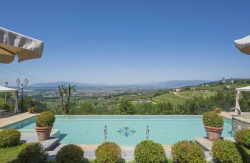 Giugnano Apartment | Apartment Giglio by Interhome